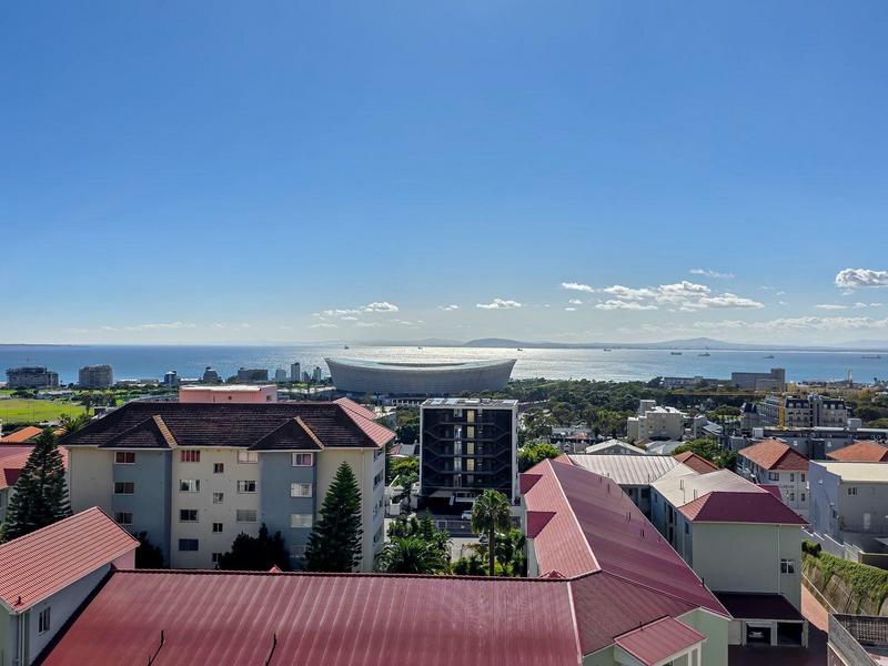 5 Bedroom Property for Sale in Green Point Western Cape